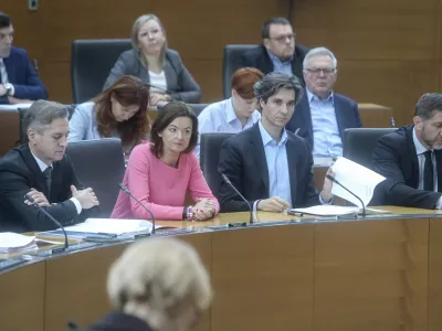 Robert Golob, Tanja Fajon, Luka Mesec- 03.03.2025 - Predsednik vlade dr. Robert Golob je na 28. redni seji Državnega zbora odgovarjal na ustna poslanska vpra&scaron;anja - parlament, poslanec, poslanci, politika, vlada//FOTO: Jaka Gasar