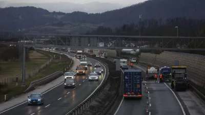 - 02.03.2024 &ndash; Primorska avtocesta odsek Brezovica - Vrhnika - zastoj - gneča zaradi obnovitvenih del//FOTO: Luka Cjuha
