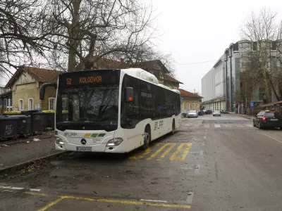 - 12.12.2023 &ndash; Slovenske železnice - začasno avtobusno postajali&scaron;če v Ljubljani &Scaron;i&scaron;ka - LPP Proga Kolodvor - &Scaron;i&scaron;ka //FOTO: Luka Cjuha