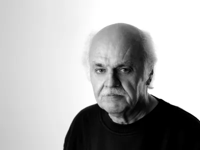 21. januar 2014 - Darko &Scaron;terbenk, novinar - Desk: _Arhiv - Mediji - Portret - Avtor: Andrej Petelin&scaron;ek (tags: Arhiv - Torek - 21012014 - 0121Sterbenk1)