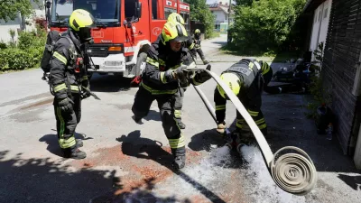 Obsežna gasilska vaja v Ljubljani in okolici. Poteka na 20 lokacijah, vključuje pa simulacije najrazličnej&scaron;ih intervencij, ki bi lahko bile realnost v primeru potresa.