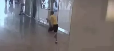 Nadzorne kamere so ga posnele, ko je stekel proti izhodu. / Foto: Nemška Zvezna Policija