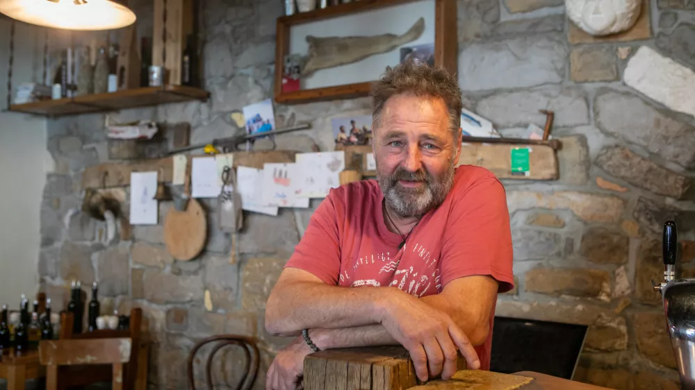 27.5.2025 - Alen Pu&scaron;pan &ndash; &scaron;ef gostilne Bujol v Izoli &ndash;Foto: Luka Cjuha