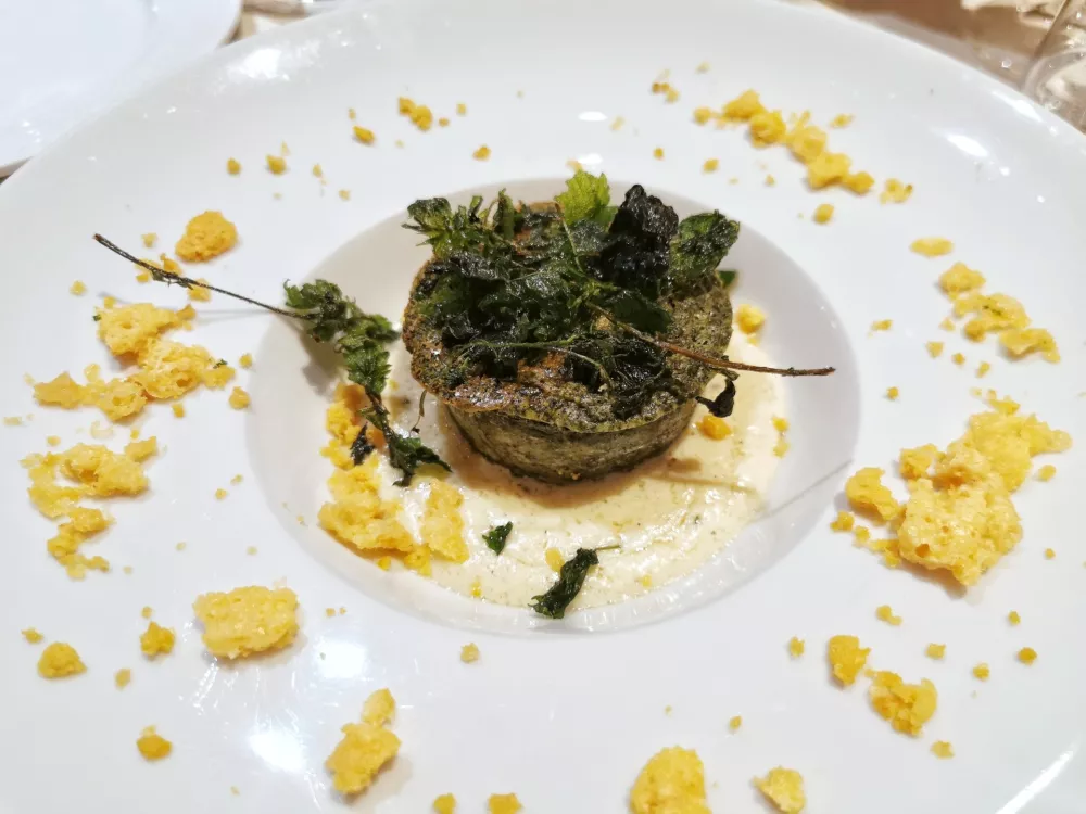 Zeli&scaron;čni flan v sirovi omaki, Al Monastero