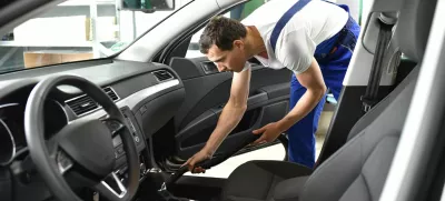 Notranjost avtomobila včasih bolj umazana kot stranišče