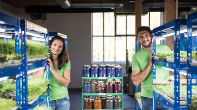 Sa&scaron;a Kržič in Bo&scaron;tjan &Scaron;ebenikmikrozelenje &Scaron;ebenik / Foto: Osebni Arhiv Mikrozelenje &Scaron;ebenik 