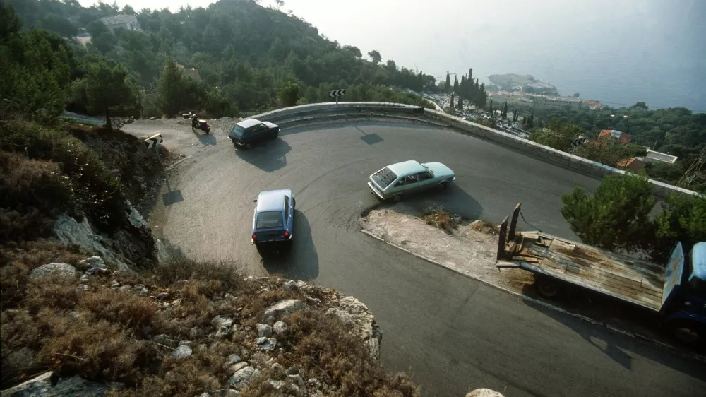 Pogled na cesto, ki je bila usodna za&nbsp;mona&scaron;ko&nbsp;kneginjo.&nbsp;/ Foto: Profimedia via dpa