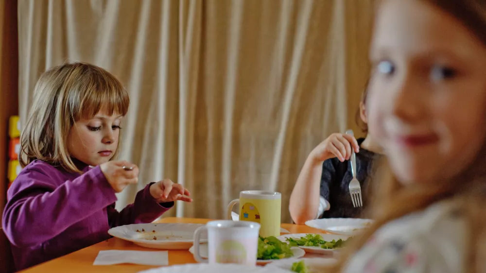 prehrana- Vrtec Črnuče - zavod za pred&scaron;olsko vzgojo - pred&scaron;olski otroci - //FOTO: Tomaž Zajel&scaron;nik