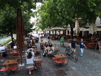 Od parkiri&scaron;ča do hostlov: Na Petkov&scaron;kovem nabrežju kar 100 turističnih namestitev