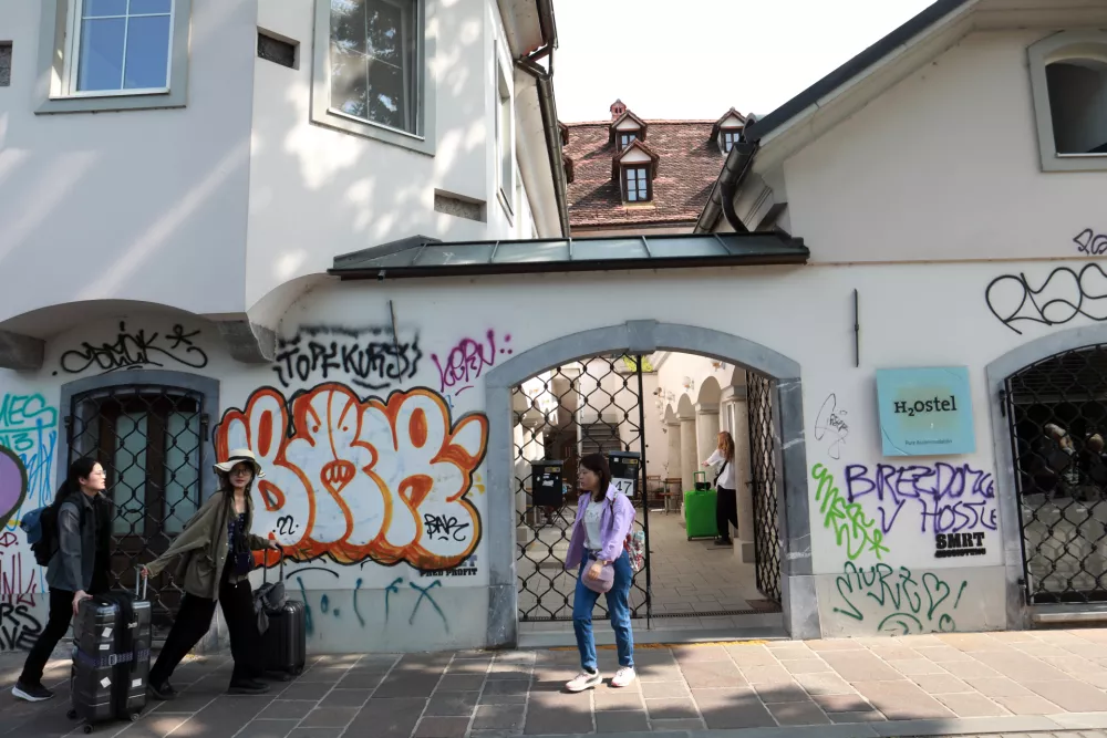 Od parkiri&scaron;ča do hostlov: Na Petkov&scaron;kovem nabrežju kar 100 turističnih namestitev