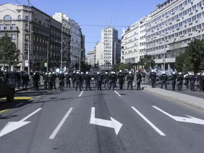 - 28.9.2014 - Beograd, Srbija - simbolična fotografija - parada ponosa. lgbt, gay, gej, lezbijka, transseksualci, biseksualci, policija, žendarmerija, mavrica     //FOTO: Jaka Gasar
