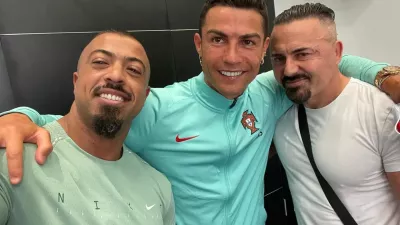 Hichman Bukhari (levo) je bil Ronaldov telesni stražar v letih, ko je zvezdnik igral za Real Madrid. Vir: Instagram