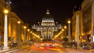 Noč ima svojo moč. Tudi v Vatikanu. / Foto: Istock