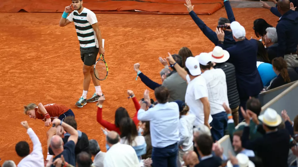 Tennis - French Open - Roland Garros, Paris, France - June 8, 2025 Spain's Carlos Alcaraz reacts during his final match against Italy's Jannik Sinner REUTERS/Lisi Niesner