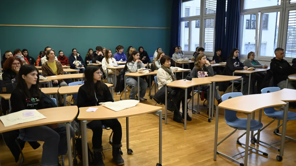 Gimnazija BežigradDijakiMladinaMladi&Scaron;ola&scaron;olanjeučenjenapredek14.02.2025 Informativni dan na srednjih &scaron;olah in fakultetahFOTO: Nik Erik Neubauer