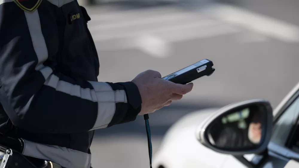 prometni nadzorpolicija - simbolična fotografijaprometna policijavarnost v prometupolicija na motorjihmotoristična policijaprehitri voznikiavtocestna policijaalkotestalkohol v prometu08.04.2025 Policijski nadzor, počivali&scaron;če PovodjeFOTO: Nik Erik Neubauer