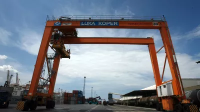 Luka Koper, pristani&scaron;ki in logistični sistem, d.d., mednarodno tovorno koprsko pristani&scaron;če, //foto: Bojan Velikonja