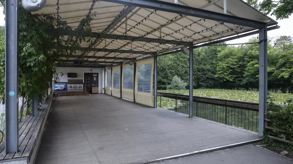 3412 evrov najemnine za Čolnarno