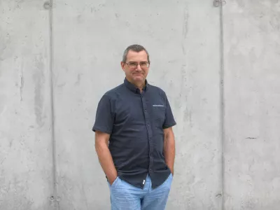 - 18.09.2023 &ndash; dr. Simon Krek, jezikoslovec,vodja Centra za jezikovne vire in tehnologije Univerze v Ljubljani in raziskovalec na Odseku za umetno inteligenco Instituta "Jožef Stefan", Dnevnikov kolumnist  //FOTO: Bojan Velikonja