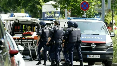 Policemen are seen in a street close to a school where, according to reports, several people died in a shooting, on June 10, 2025 in Graz, southeastern Austria. Several people died in a school shooting, including the attacker, Austrian broadcaster ORF quoted the interior ministry as saying.,Image: 1009195082, License: Rights-managed, Restrictions: Austria OUTSOUTH TYROL OUT, Model Release: noFoto: Profimedia