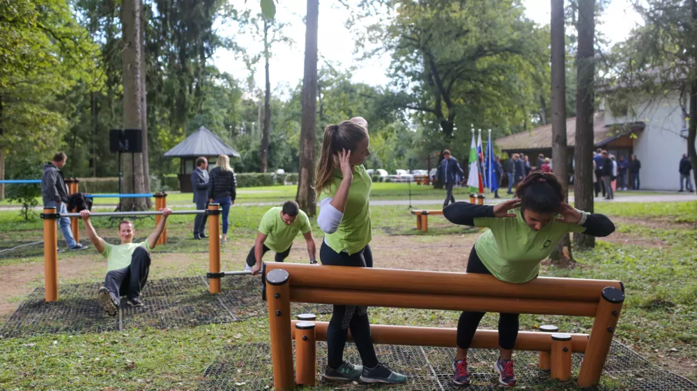 - 25.09.2018 &ndash; Zajčja dobrava - novi trim otok &scaron;porta z napravami za ulično vadbo &ndash; rekreacija - //FOTO: Bojan Velikonja