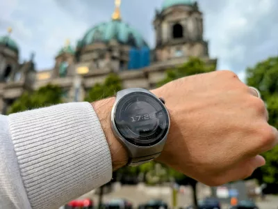 Pametna ura Huawei watch 5