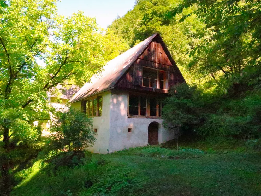 Domačija Za Lomovjem, Ravne pri Cerknem, Cirila Toplak, Obnovljene domačije, stavbna dedi&scaron;čina / Foto: Nata&scaron;a Bucik Ozebek