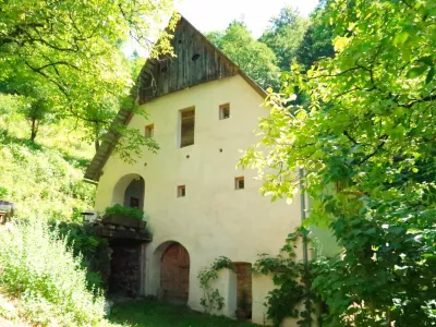 Domačija Za Lomovjem, Ravne pri Cerknem, Cirila Toplak, Obnovljene domačije, stavbna dedi&scaron;čina / Foto: Nata&scaron;a Bucik Ozebek