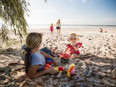 Zaradi vročine je na soncu že težko zares uživati. / Foto: Istock