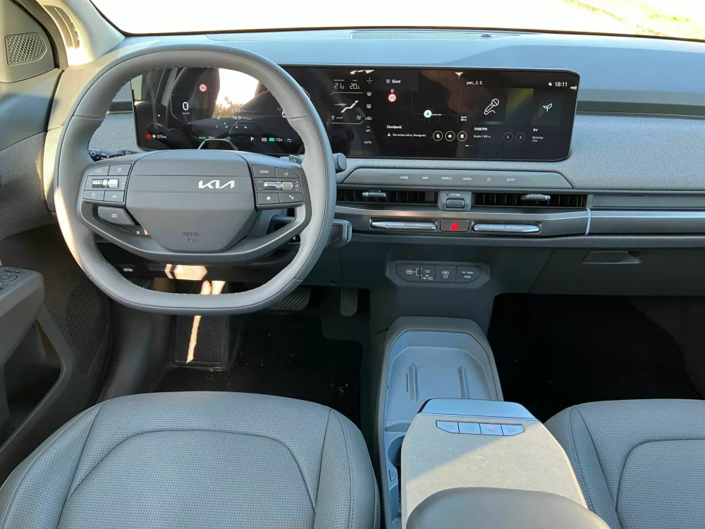 Kia EV3 EX sky: Ključ in vpra&scaron;anje za milijon evrov