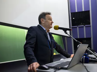 predsednik FIDES Damjan Polh - 09.01.2024 &ndash; opozorilna stavka zdravnikov in zobozdravnikov - zdravniki in zobozdravniki zaradi neuresničenih zavez vlade iz že sklenjenih sporazumov opozorilno stavkali. protest //FOTO: Nik Erik Neubauer 