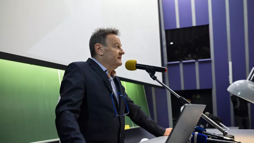 predsednik FIDES Damjan Polh - 09.01.2024 &ndash; opozorilna stavka zdravnikov in zobozdravnikov - zdravniki in zobozdravniki zaradi neuresničenih zavez vlade iz že sklenjenih sporazumov opozorilno stavkali. protest //FOTO: Nik Erik Neubauer 