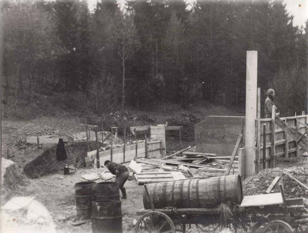 Apno in beton na domačem dvori&scaron;ču