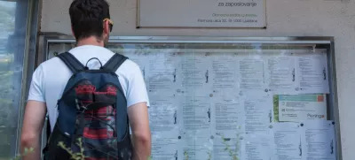 - 18.08.2016 - simbolična fotografija - iskalec zaposlitve na Parmovi ulici v Ljubljani - Zavod RS za zaposlovanje - ZRSZ - zaposlitev - mladi - brezposelnost - delo - iskanje - služba - ..//FOTO: Maja Marko