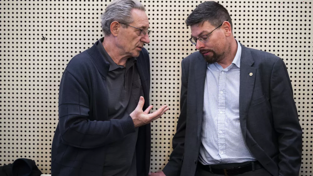 Branimir &Scaron;trukeljJakob Počivav&scaron;ek09.04.2025 Seja pogajalske komisije, na kateri se bodo sestale vladna pogajalska skupina in pogajalski skupini reprezentativnih sindikatov javnega sektorjaFOTO: Nik Erik Neubauer