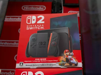 3BF1B9R In this photo illustration, the Nintendo Switch 2 advertisement seen displayed at an electronics store. The Nintendo Switch 2 is set to launch on June 5 with a starting price of 9.99 for the base console and 9.99 for a bundle including Mario Kart World. Pre-orders began on April 24 2025 in the U.S. through retailers like GameStop, Best Buy, Walmart and Target but stock sold out quickly due to high demand. Nintendo's My Nintendo Store uses a registration-based invite system with the first wave of invites sent out starting May 8, 2025 prioritizing Nintendo Switch Online members with at lea