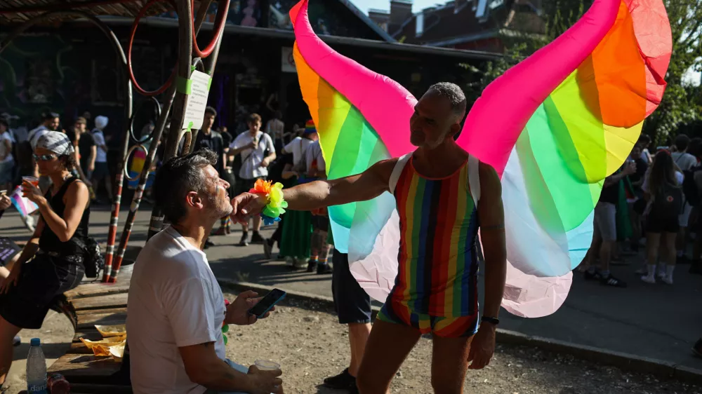 (FOTO) Parada ponosa v Ljubljani: parada kot politično dejanje in poziv k pravičnej&scaron;i družbi