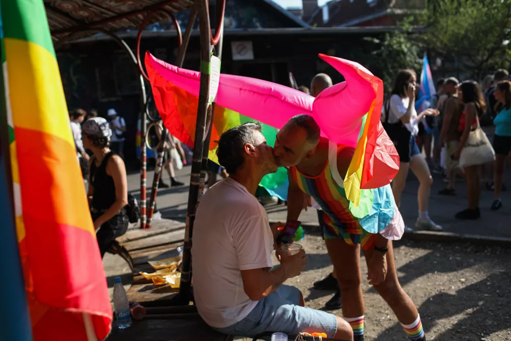 (FOTO) Parada ponosa v Ljubljani: parada kot politično dejanje in poziv k pravičnej&scaron;i družbi