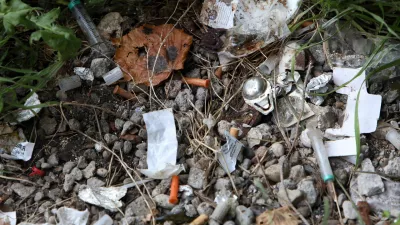 Čistilka se je zbodla z odvrženo iglo