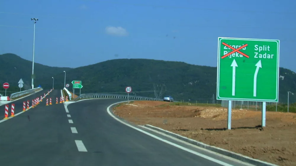 avtocesta čez Ličko polje Hrva&scaron;ka, 