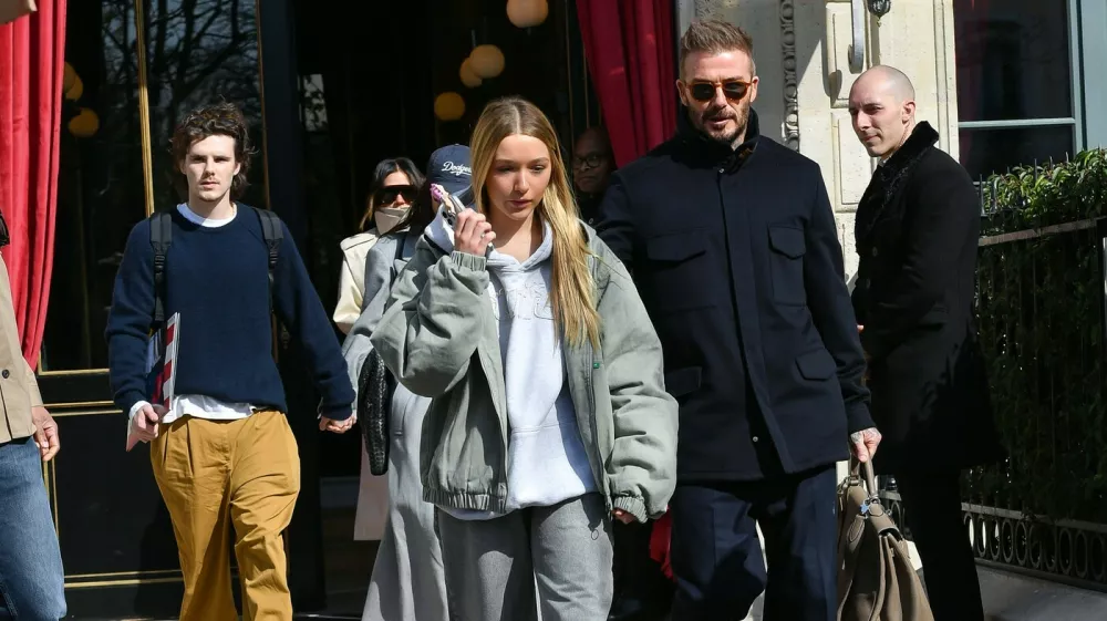 David Beckham, Victoria Beckham, Harper Beckham, Cruz in Jackie Apostel na dogodku v Parizu pred nekaj meseci. Foto: Profimedia
