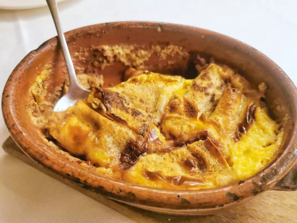 Gratinirane palačinke iz kru&scaron;ne peči, Gosti&scaron;če Javornik