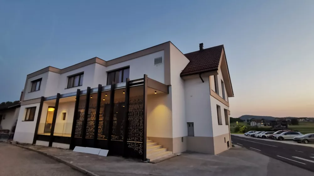 Gosti&scaron;če Javornik