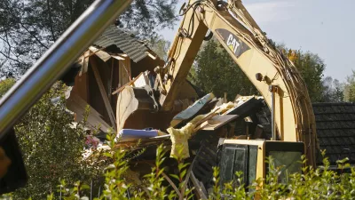 Tisoče črnih gradenj, a vseh ni mogoče poru&scaron;iti