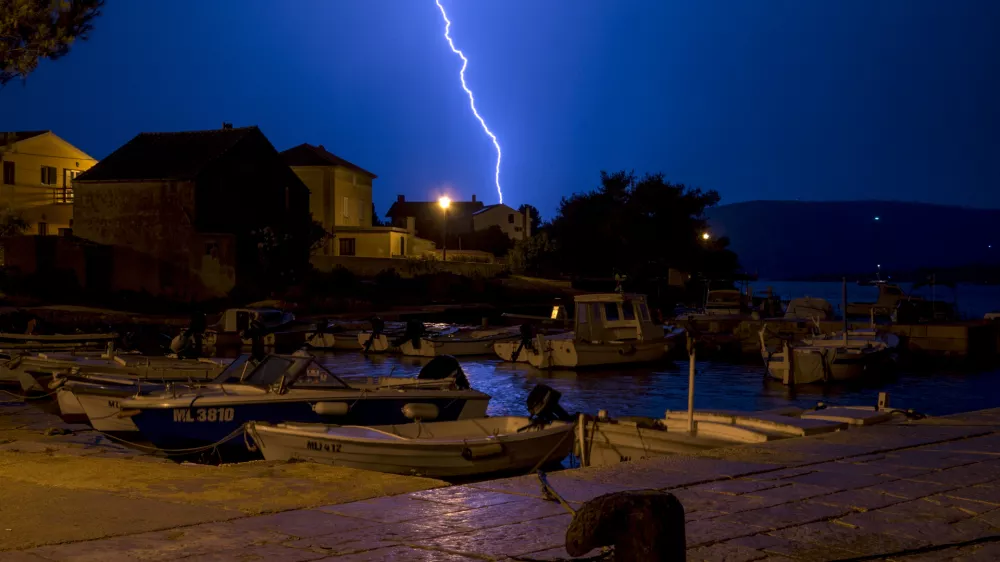 - HRVA&Scaron;KA 2015 -vremenska slika - strela  ///FOTO: Jaka Gasar