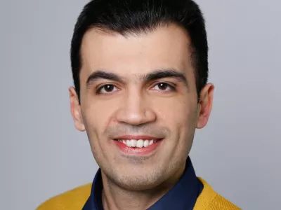 Hamidreza Azizi, politični analitik