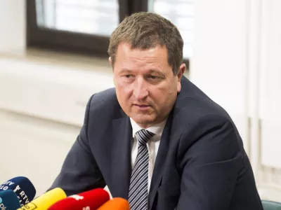 Rok Marolt, direktor Javne agencije za civilno letalstvo RS - 25.09.2019 &ndash; Javna agencija za civilno letalstvo Republike Slovenije - novinarska konferenca ustni obravnavi v zvezi z ohranitvijo operativne licence letalskega prevoznika Adria Airways. //FOTO: Nik Erik Neubauer