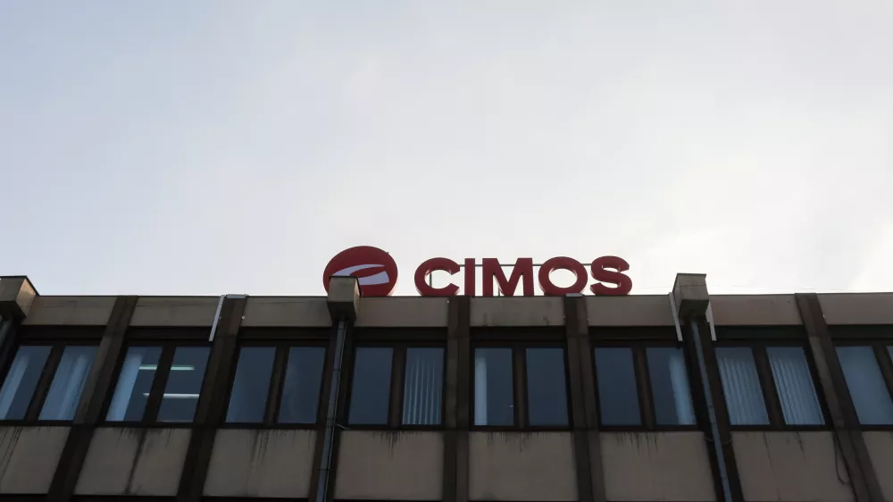 Boscarol tik pred nakupom Cimosove tovarne. Selitev proizvodnje v polnem teku