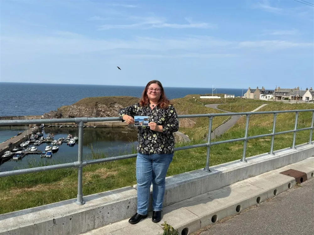 Alaina shows off the postcard she received from Pia to say her message in a bottle had been found. A woman has been left "stunned" after a message in a bottle she sent as a child washes up in Norway after 31 years. Portknockie woman Alaina Beresford was just 12 years old when she committed her message to the vagaries of the sea ensconced in an empty bottle of Moray Cup fizzy pop. Now, 31 years on, Alaina received the surprise of her life when she examined her mail to find a postcard explaining that her decades-old message had been found.,Image: 1012242387, License: Rights-managed, Restrictions: Editorial use, commercial use may require additional licenses. We don't use AI to make images which could be mistaken for news photos. AI use will be clearly indicated. Supplied on condition you ensure personal data is processed in compliance with UK GDPR, Model Release: noFoto: Profimedia