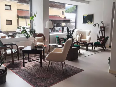 Trboveljska knjižnica z dnevno sobo